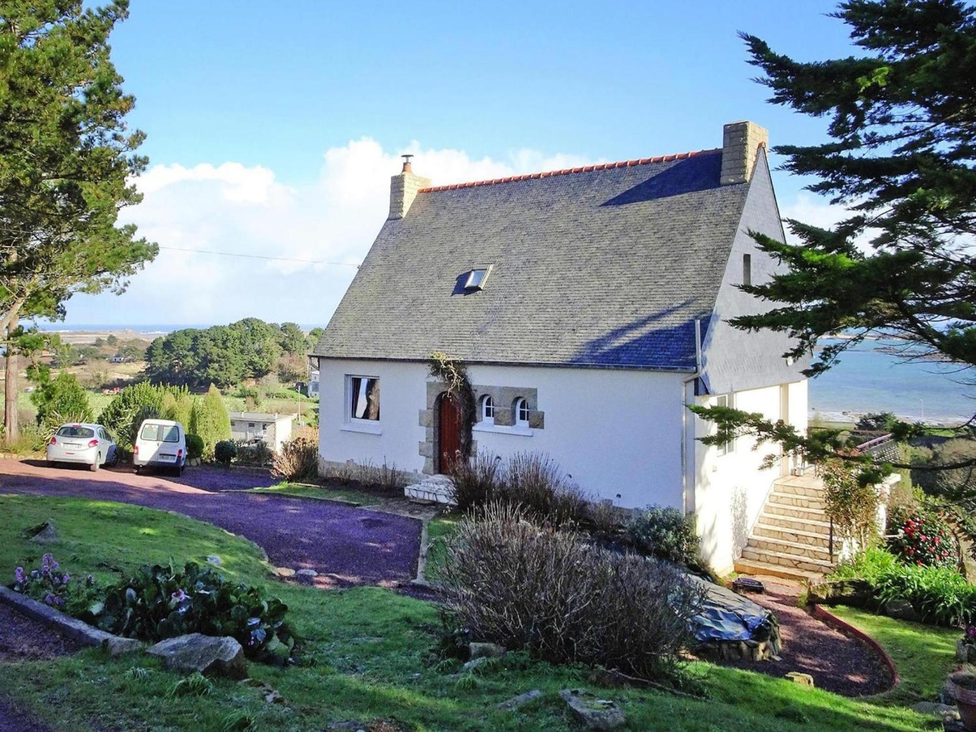 Holiday home In Dream Location, Pink Granite Coast Trebeurden